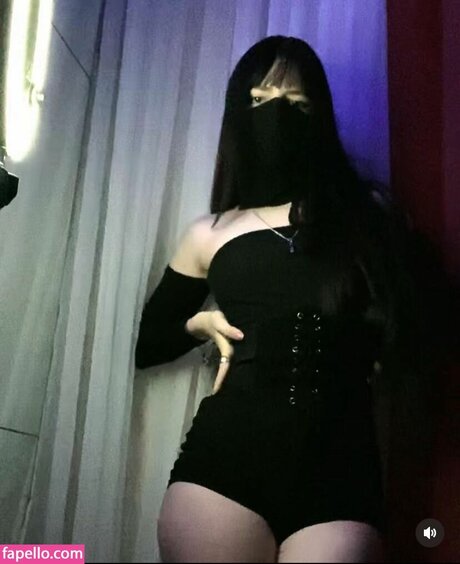 nameluaa model hübsche bilder