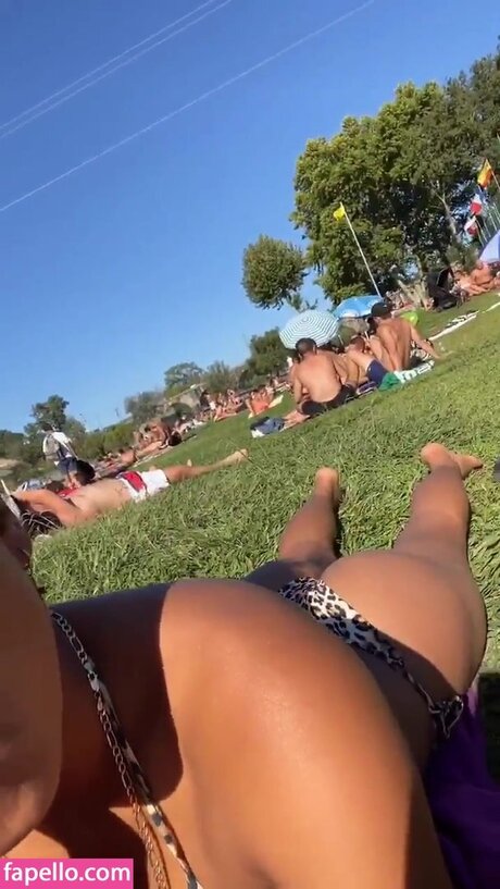 wahyne pornostar nackten bild