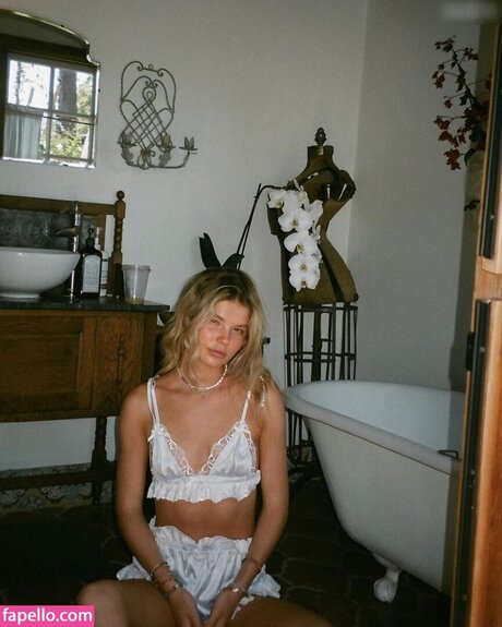 Ellie Thumann sexy schöne bild