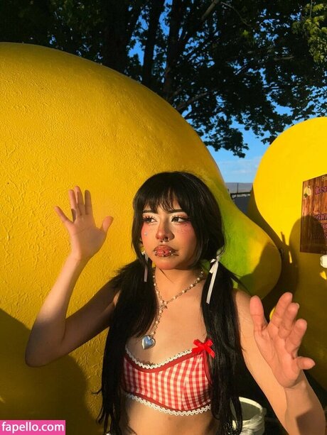 bunneicutei schauspielerin nackten bilder