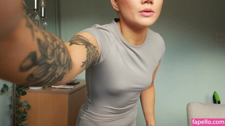 Double Take Reacts kostenlose heiße bild