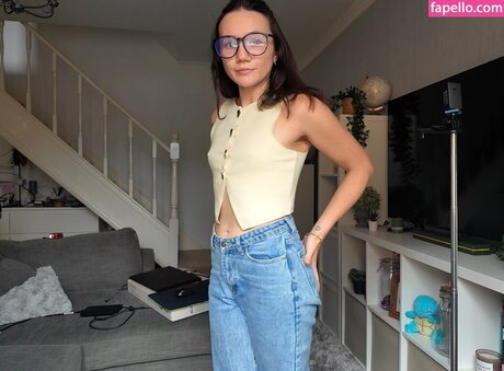 Double Take Reacts nackt pornographische bild