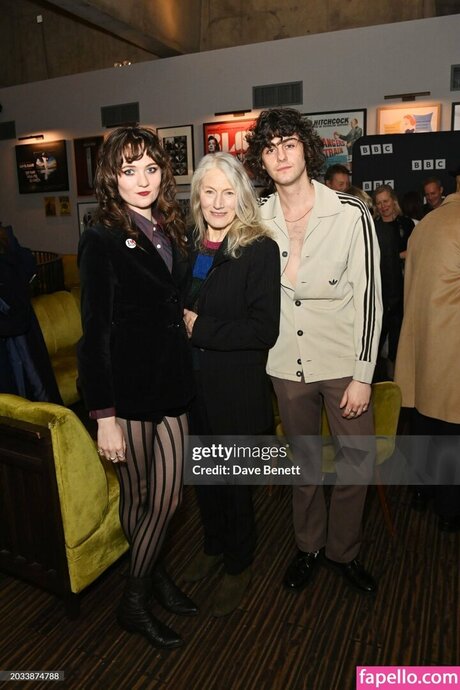 Freya Parks hd nackt archiv