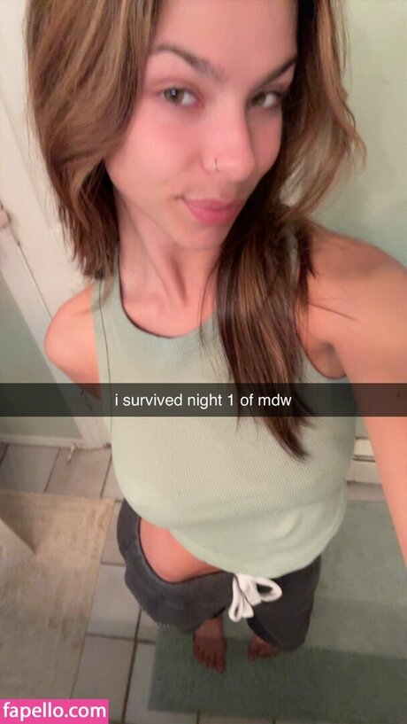 Julia Carrano nacktheit schöne bild