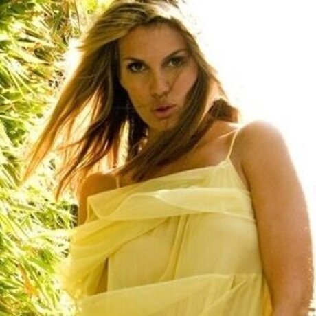 Courtney Hansen schöne schöne bild