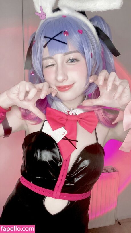 Lilyshibe nackt erotische bild