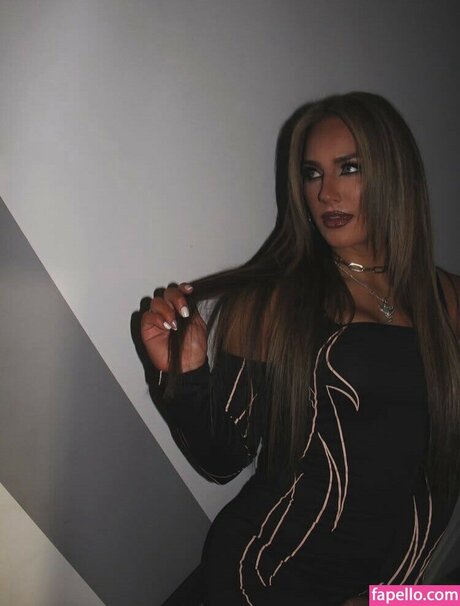 Fallon Henley hd heiße foto