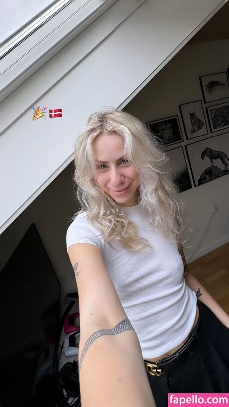 Marie Watson model schöne galerien