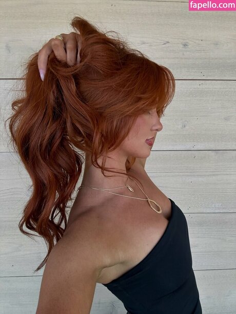 Julia Hatch schöne erwachsene foto