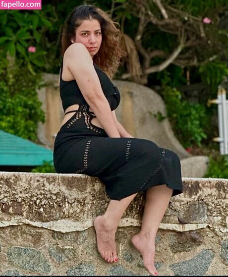 Jasmine Sandlas hd nackten bild