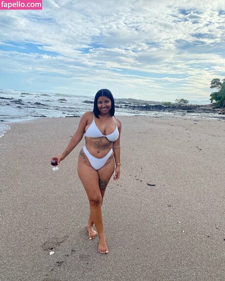 Melanie Noelia exklusive nackt bilder