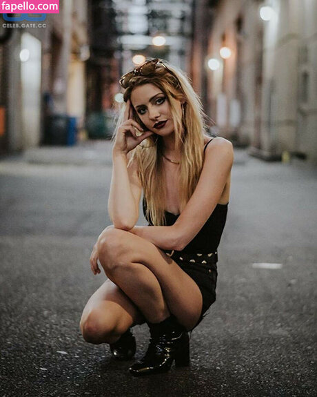 Maddie Phillips xxx akt bild