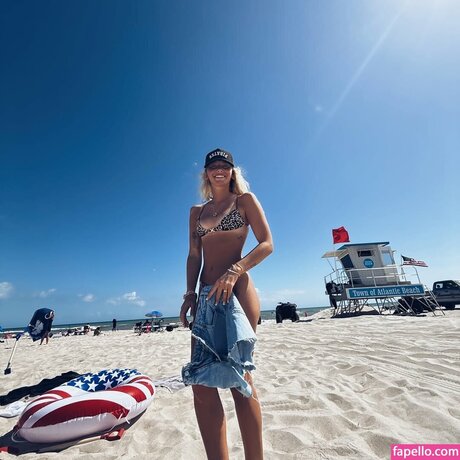 Emilee Axelsson perfekte pornostar bilder