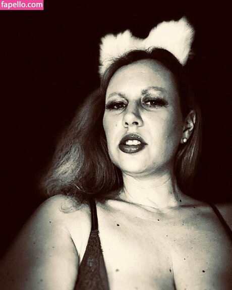 Kathy__Deep hübsche exklusive fotos