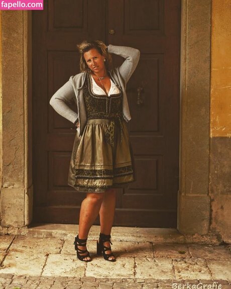 Kathy__Deep kunst nackt galerien