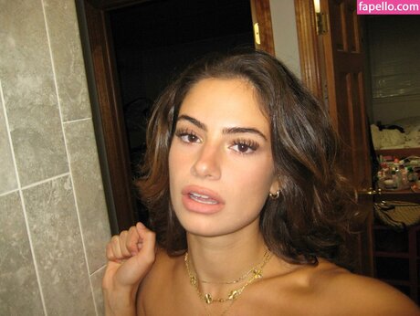 rimaelif model freie bilder