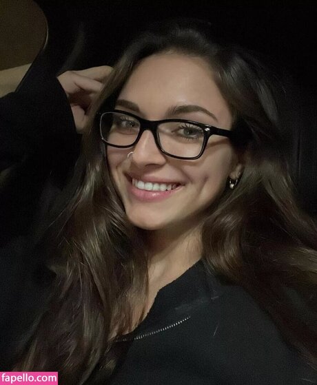 Erin Maloney akt bild