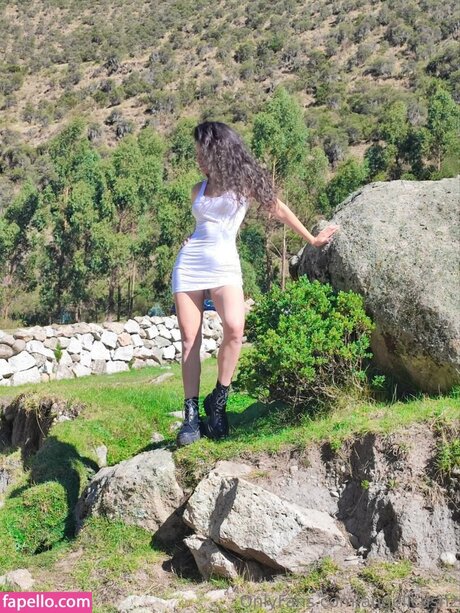 Angelica Sanchez top erwachsene bild