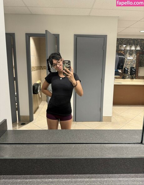 Angelina Fishtank porno nacktheit fotos