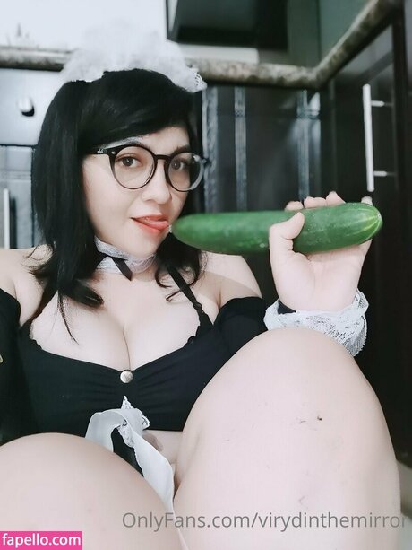 Virydinthemirror sexy freie bild