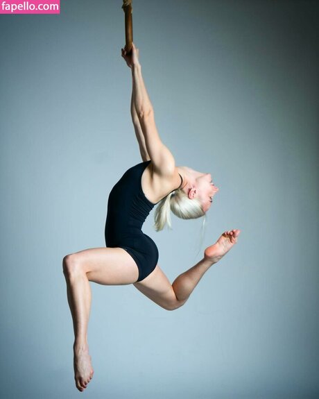 Renata Schneider model nackt bild