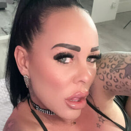 hotmilfbitch top exklusive fotos