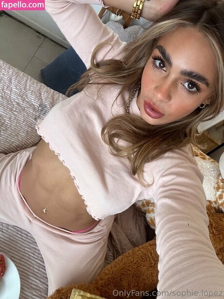 Mayrafrani model nackt galerie