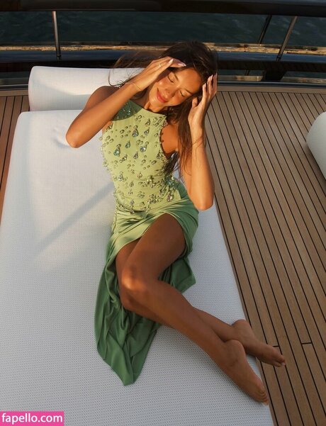 Alexandra Saint Mleux erwachsene xxx archiv