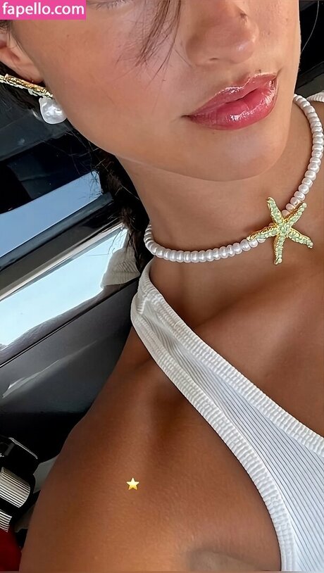 Alexandra Saint Mleux nackt nette galerie