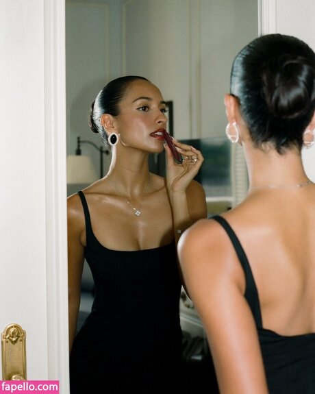 Alexandra Saint Mleux erwachsene top galerien