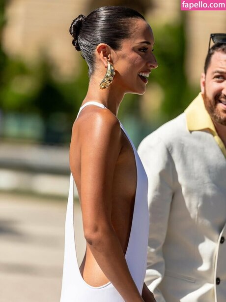 Alexandra Saint Mleux hd pornografische archiv