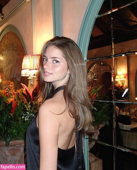 Lucia Ferrato heiße freie bilder