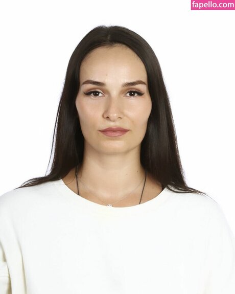 Katsiaryna Kavaleva erwachsene nackten galerie