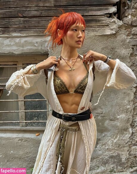 AreYouKitty nackt akt bild