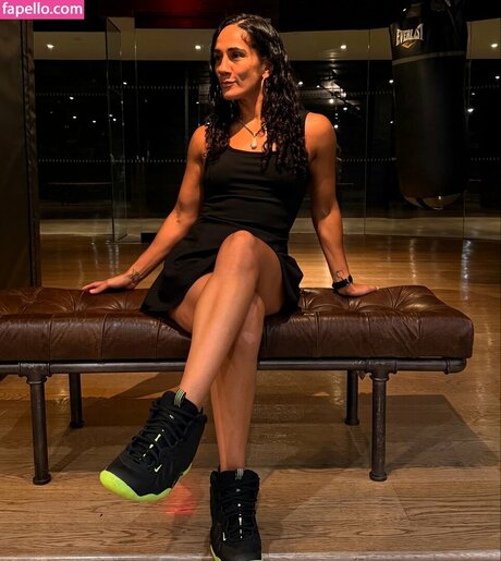 Amanda Serrano erotische kunst galerien