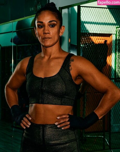 Amanda Serrano porno sexy archiv