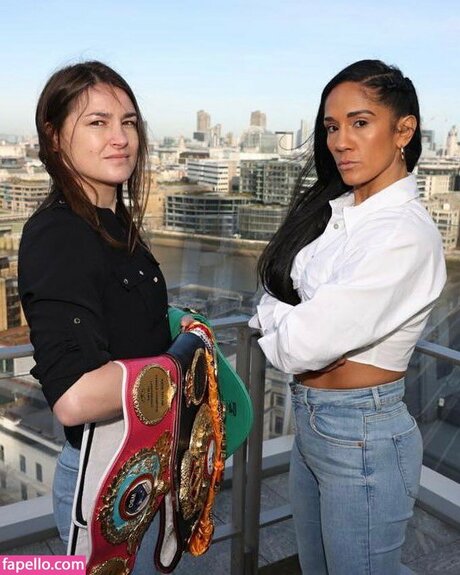 Amanda Serrano heiße perfekte archiv