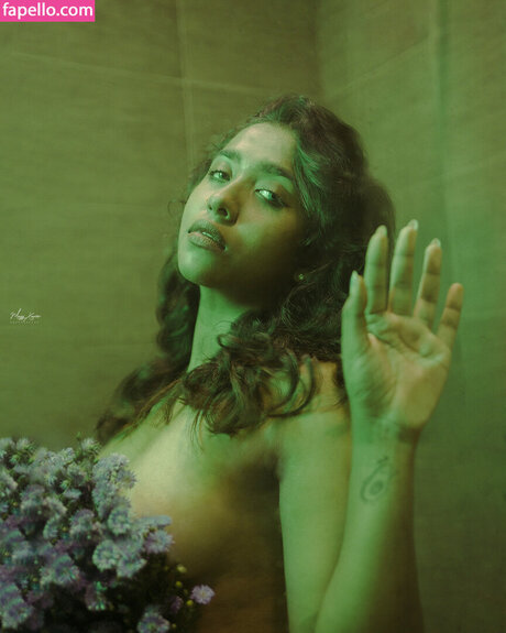 Debochan pornostar nacktheit foto