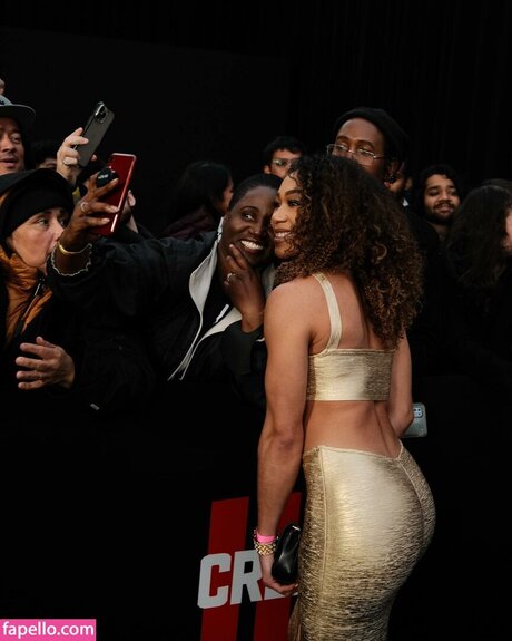 Alycia Baumgardner exklusive schöne foto