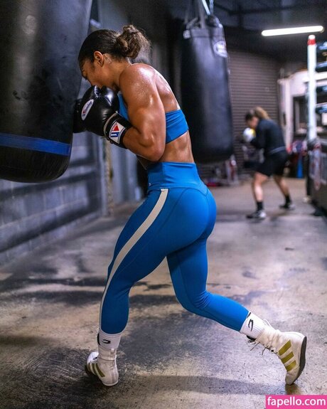 Alycia Baumgardner exklusive kunst foto