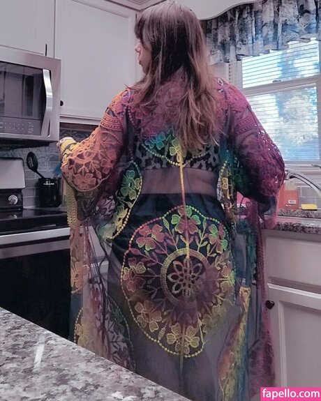 Hoodieninja schauspielerin akt bild