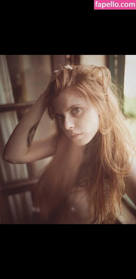 Lucilla Jiggly model perfekte archiv