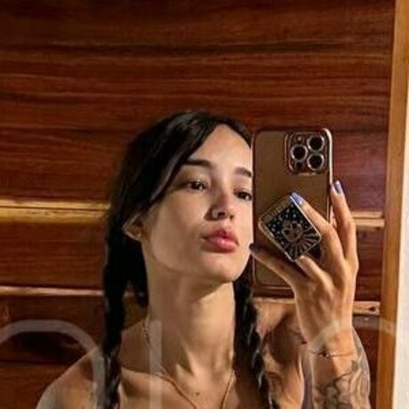 Laura Madrid sexy hd galerie