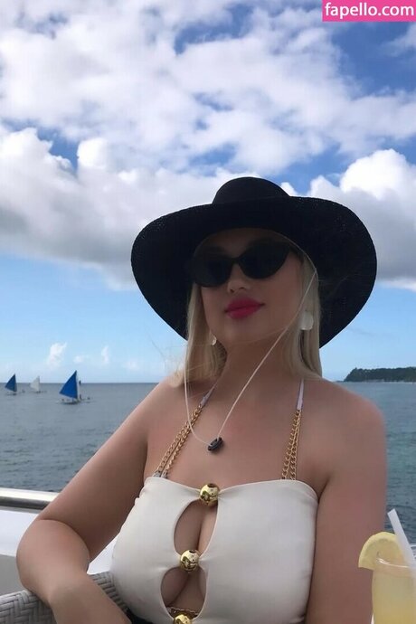 Amber Koltzow Bastick exklusive freie foto