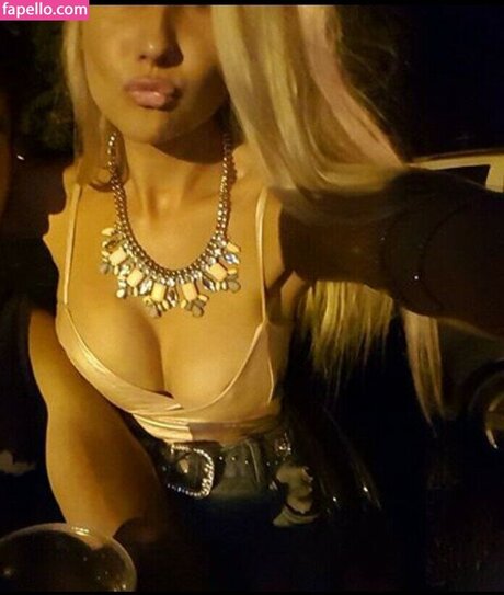 Amber Koltzow Bastick freie nackt galerie