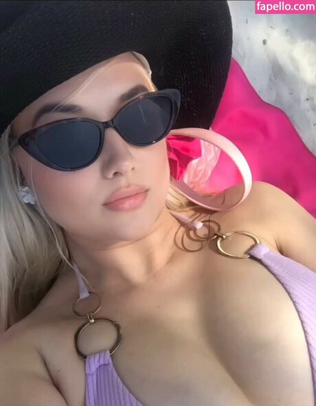 Amber Koltzow Bastick porno nackten galerie