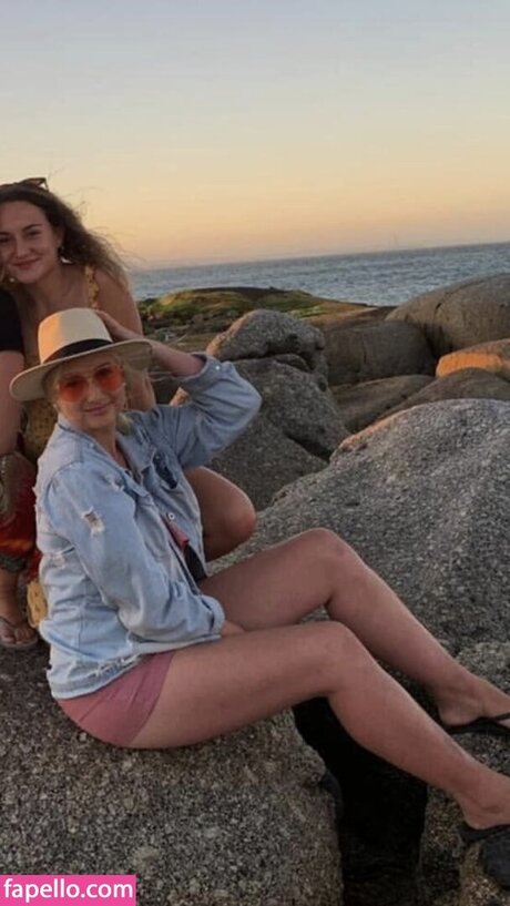 Amber Koltzow Bastick kunst porno bilder