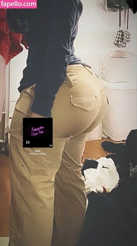 Imsxtan erwachsene heiße foto