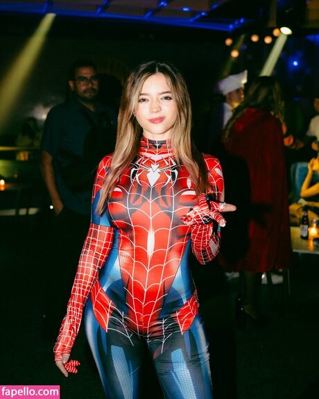 dünne milf-onlyfans top nackten archiv