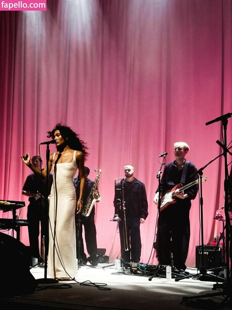 Olivia Dean xxx archiv